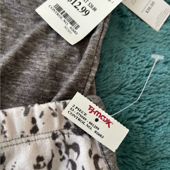 NWT 2 sets of ladies pajamas - Picture 8 of 10